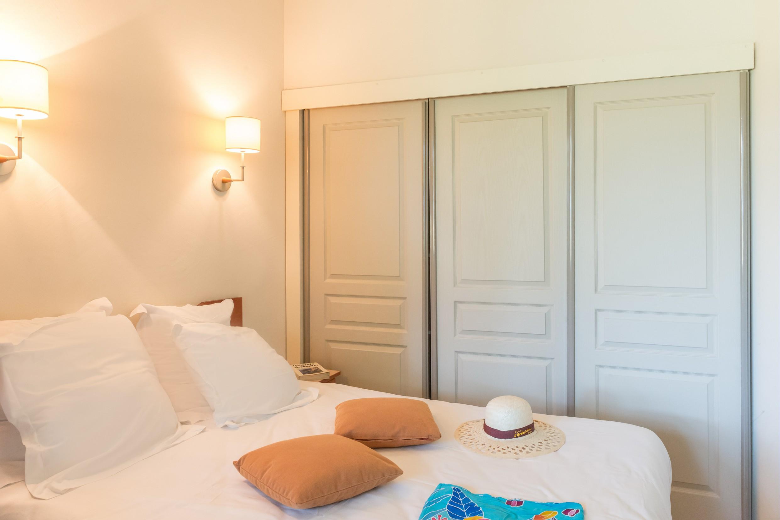 Sowell Hotels Ardeche Grospierres Exterior photo