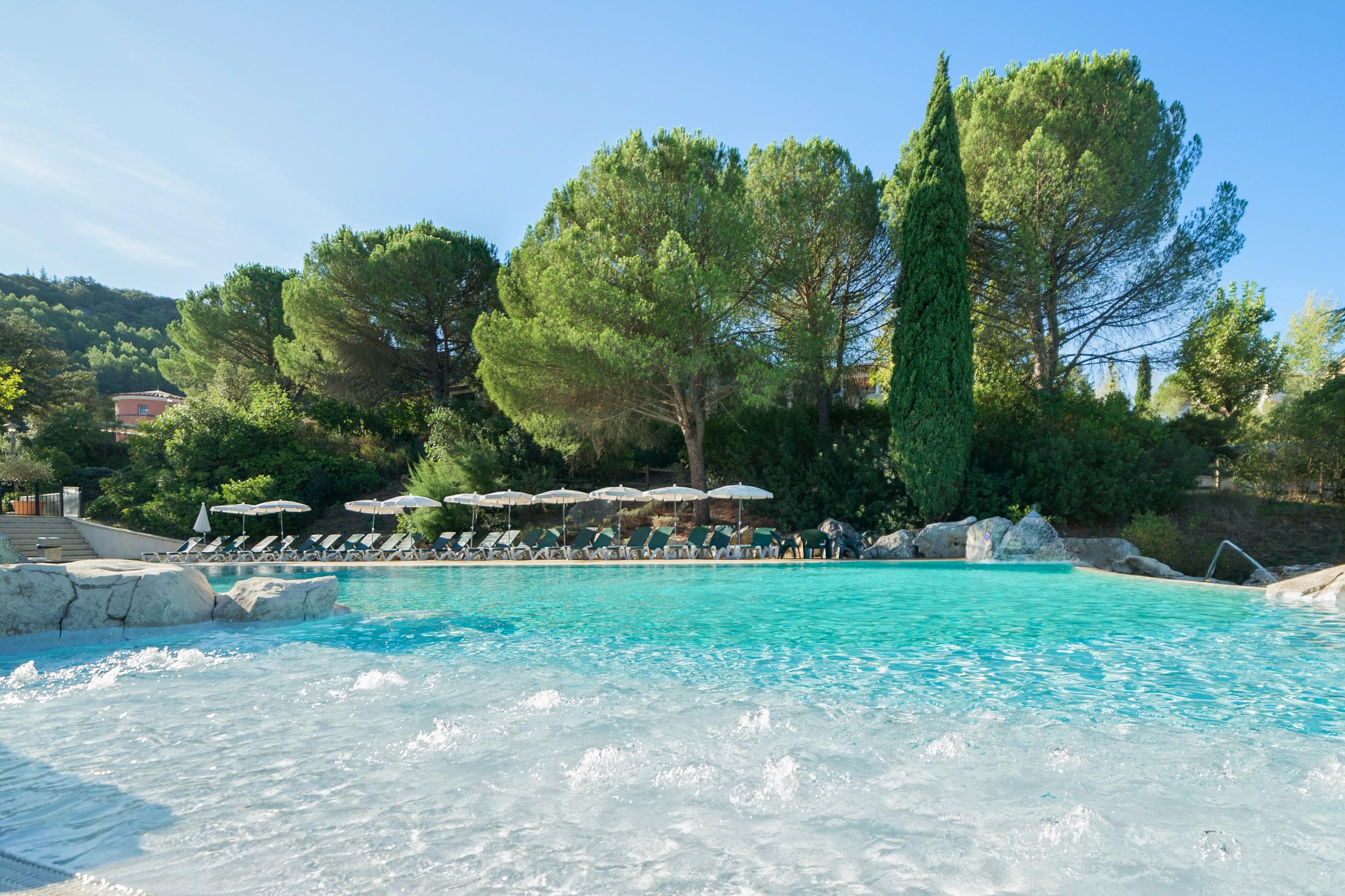 Sowell Hotels Ardeche Grospierres Exterior photo