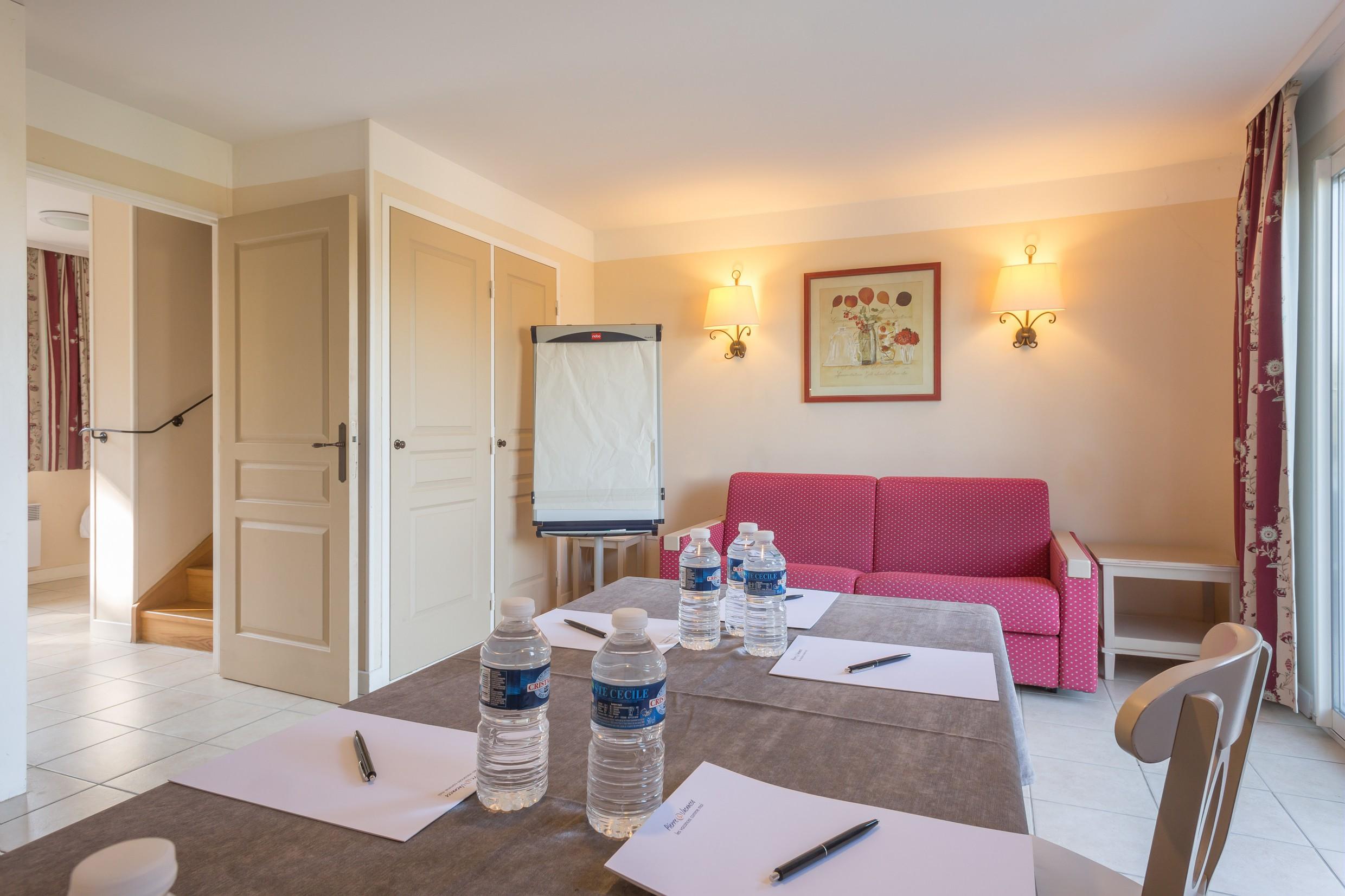 Sowell Hotels Ardeche Grospierres Exterior photo