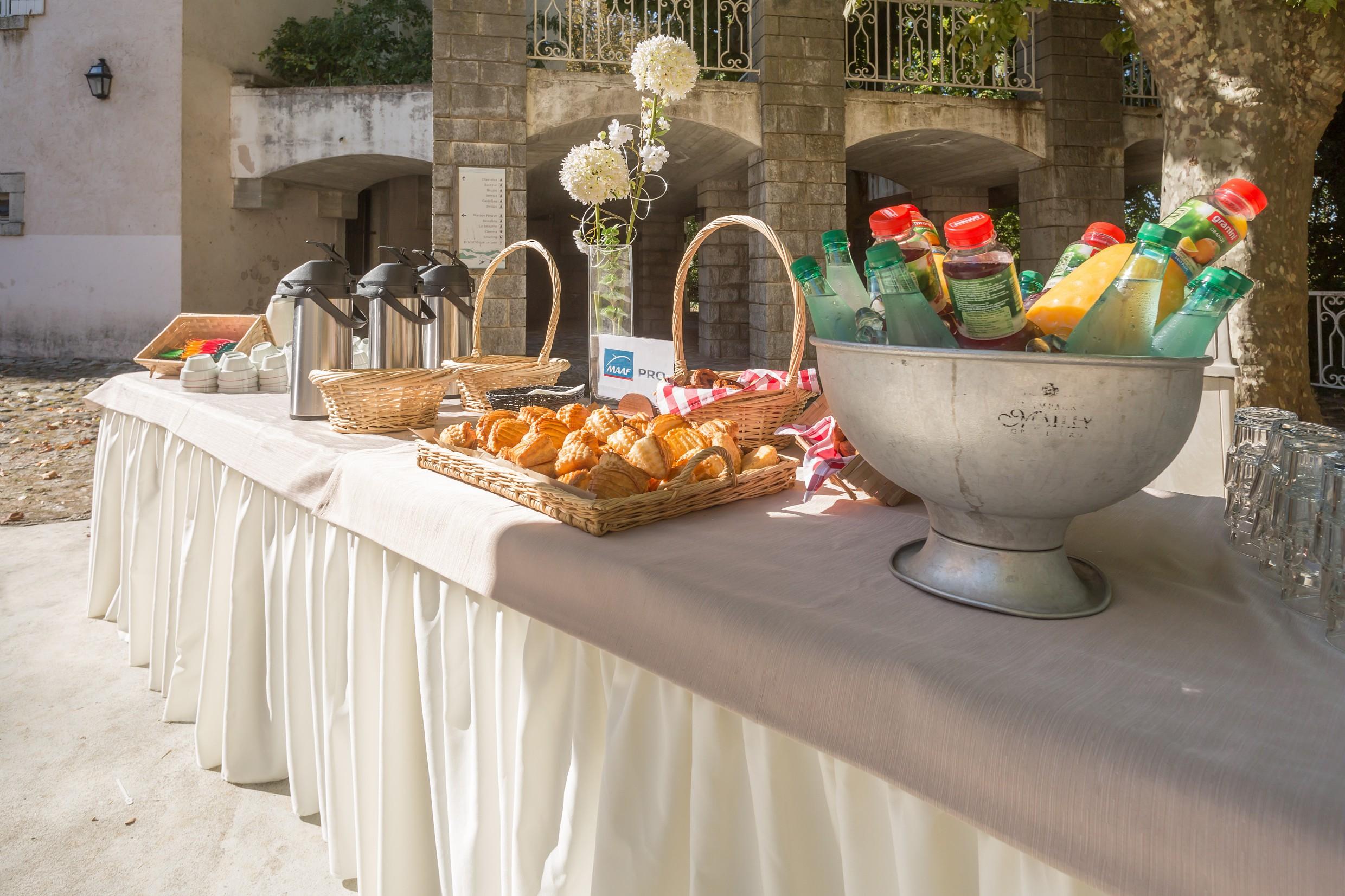 Sowell Hotels Ardeche Grospierres Exterior photo