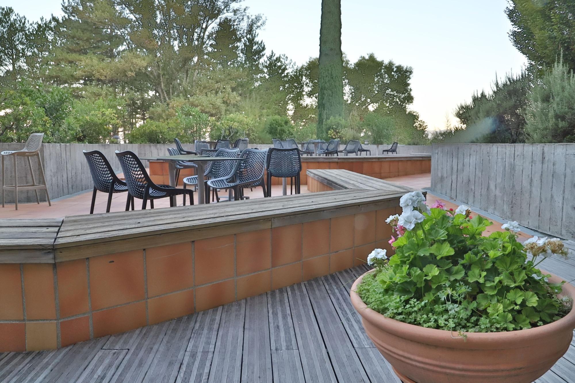Sowell Hotels Ardeche Grospierres Exterior photo